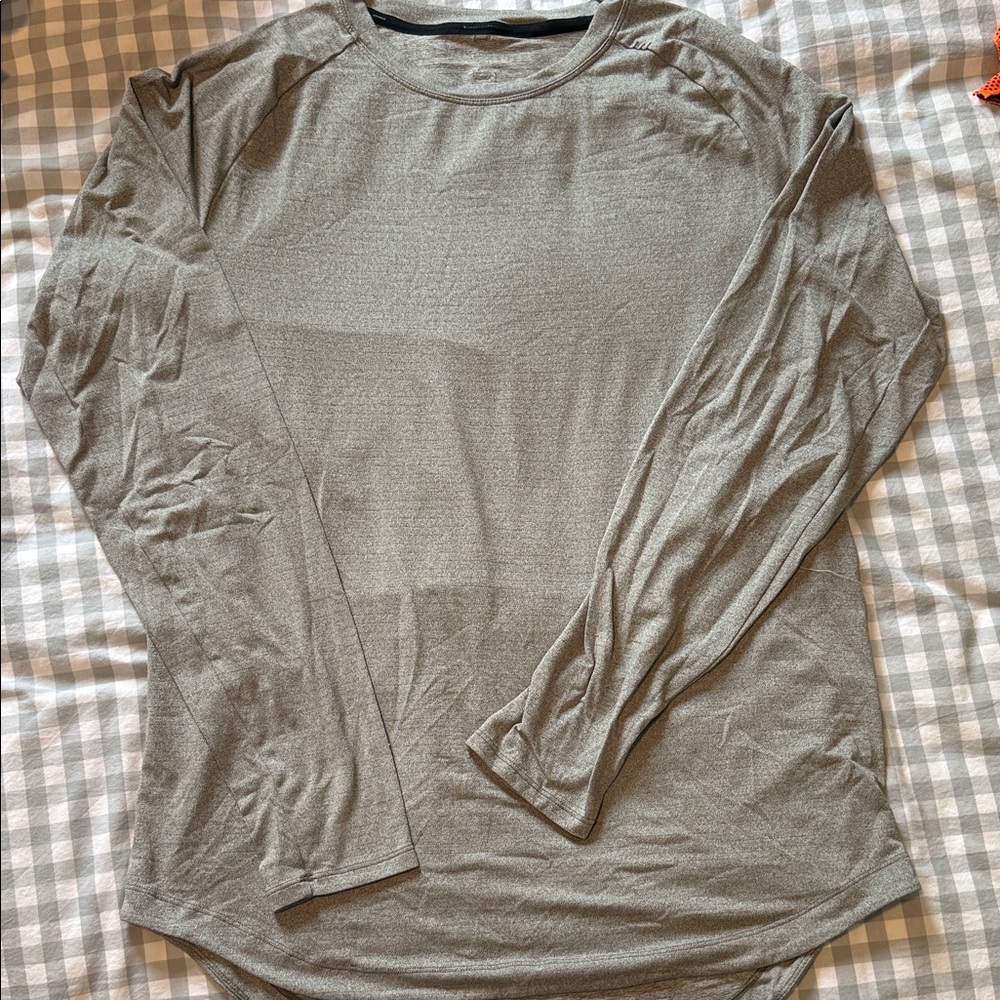 Gray Long Sleeve Men's Workout Shirt